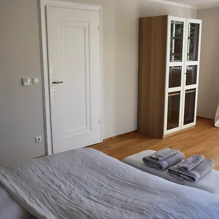 Gemuetliche, Moderne In Fabrikanten Apartmán
