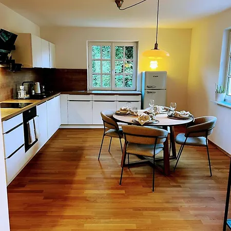 Gemütliche, Moderne In Fabrikanten *