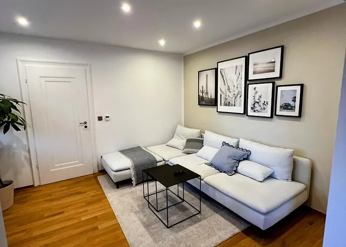 Gemuetliche, Moderne In Fabrikanten *