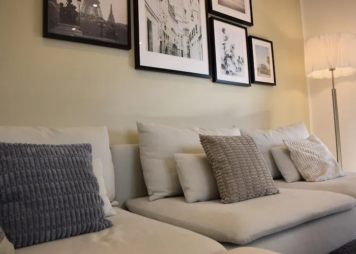 Gemuetliche, Moderne In Fabrikanten *