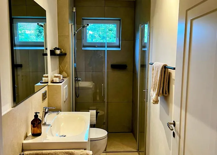 Gemuetliche, Moderne In Fabrikanten